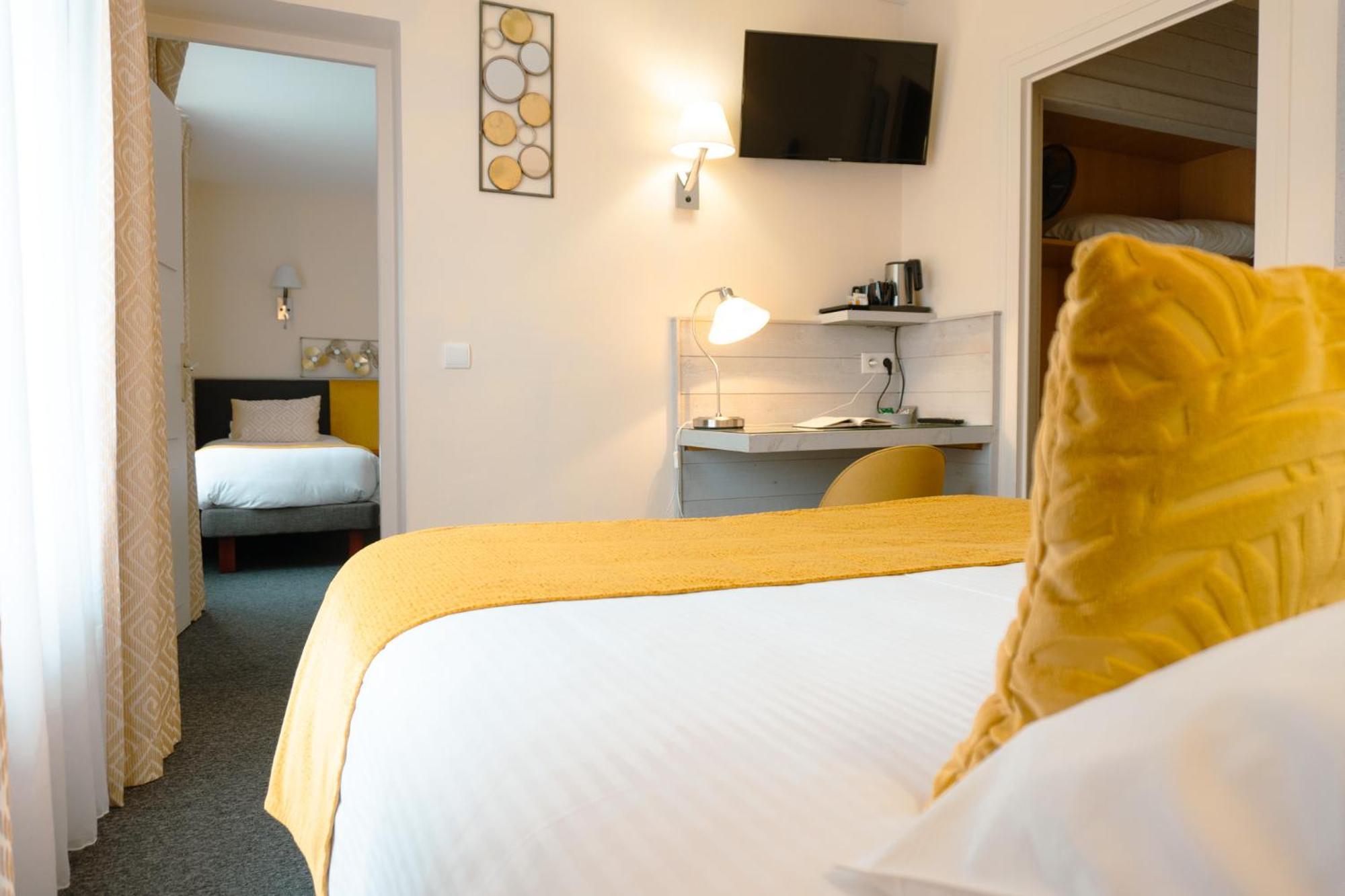 Hotel Spa & Restaurant O Pervenches Шамбери Екстериор снимка