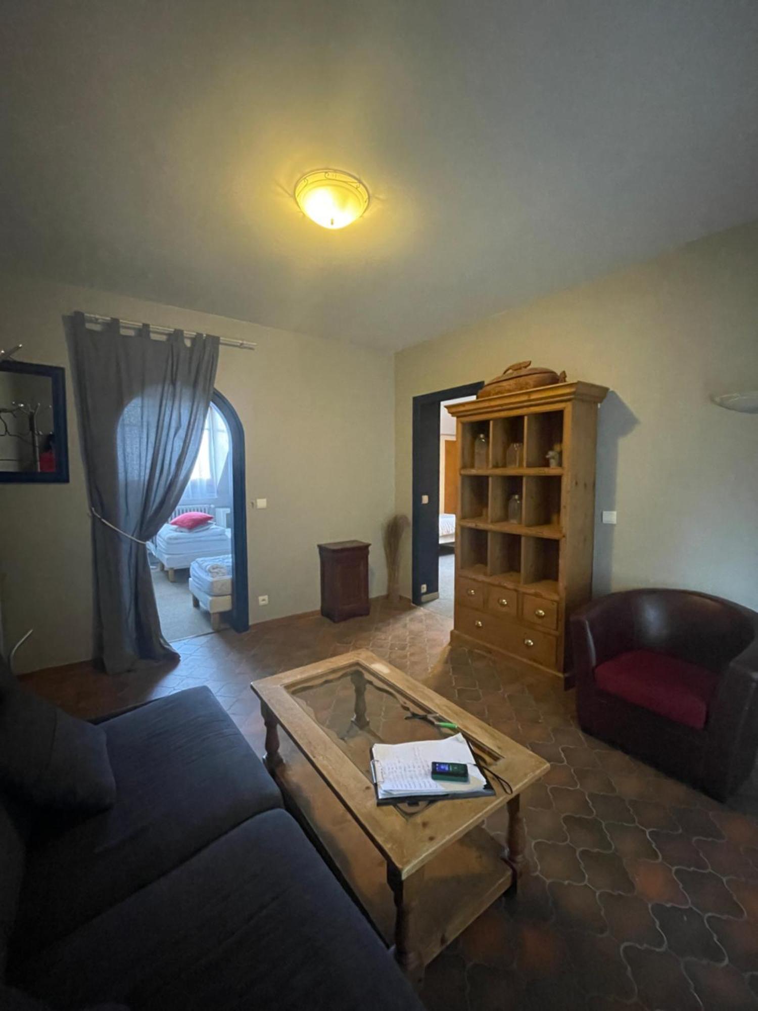 Hotel Spa & Restaurant O Pervenches Шамбери Екстериор снимка