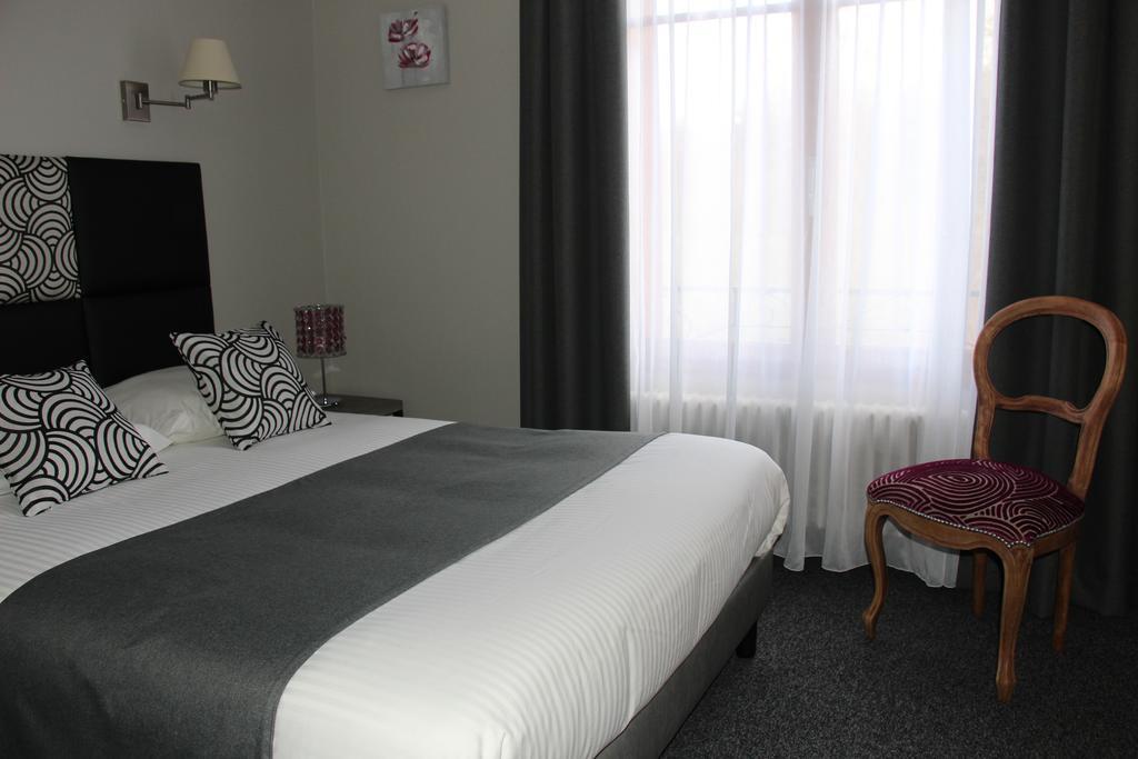 Hotel Spa & Restaurant O Pervenches Шамбери Екстериор снимка