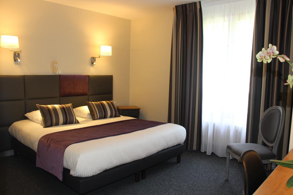 Hotel Spa & Restaurant O Pervenches Шамбери Екстериор снимка