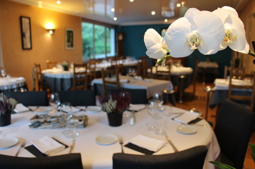 Hotel Spa & Restaurant O Pervenches Шамбери Екстериор снимка